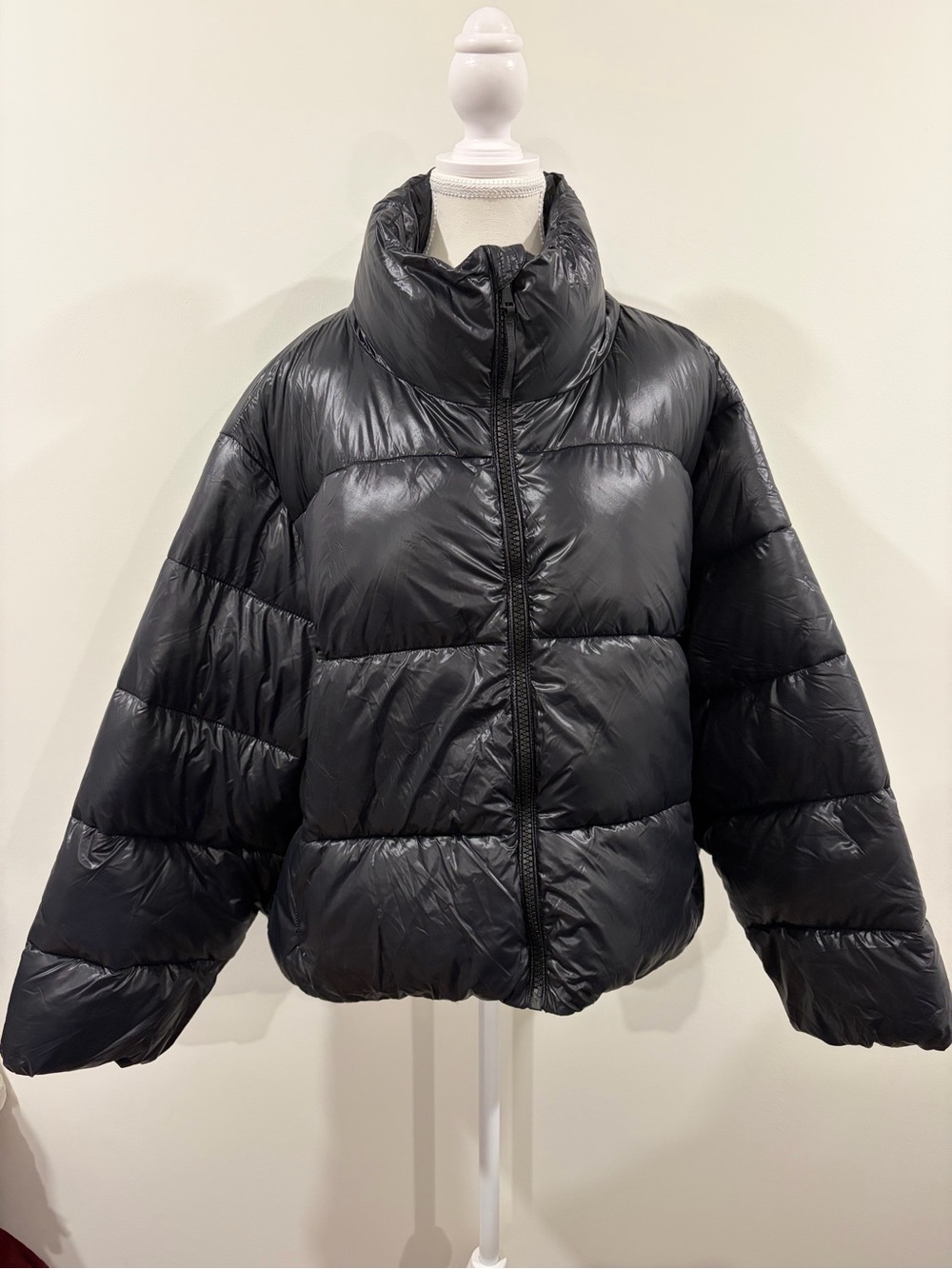 Old Navy Black Glossy Puffer Jacket — XL